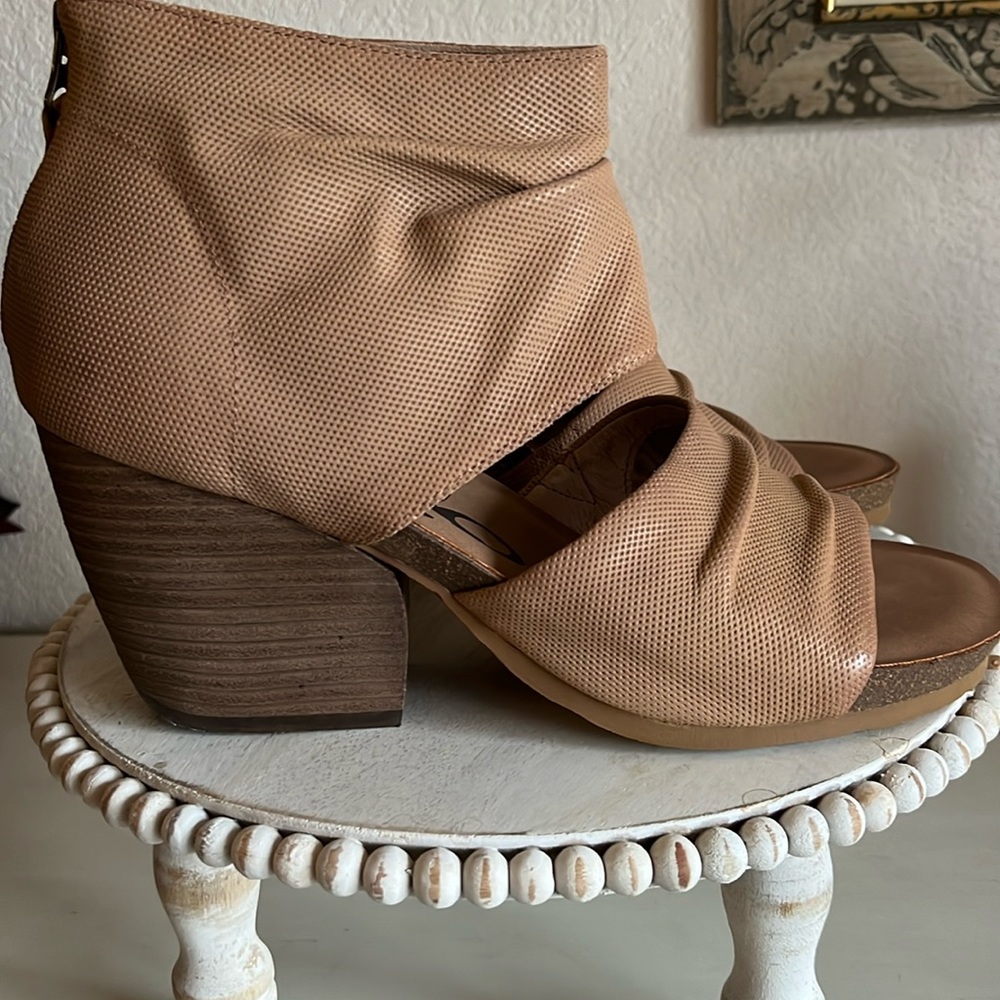 OTBT Patchouli leather bootie mauve NEW size 10